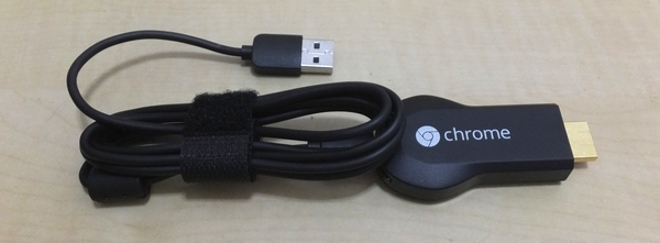 chromecast本体、USBケーブル