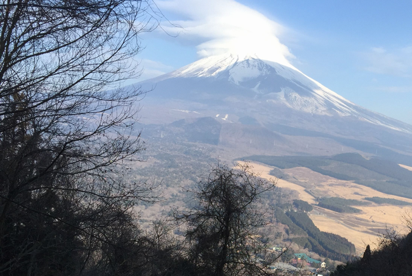 黒岳ちょっと手前から見た富士山