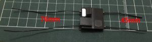 ワイヤーDを45mm×2本、76mm×2本にカットし、先端に瞬間接着剤を少量塗り、エレクトリックシステムパーツBに取り付ける
